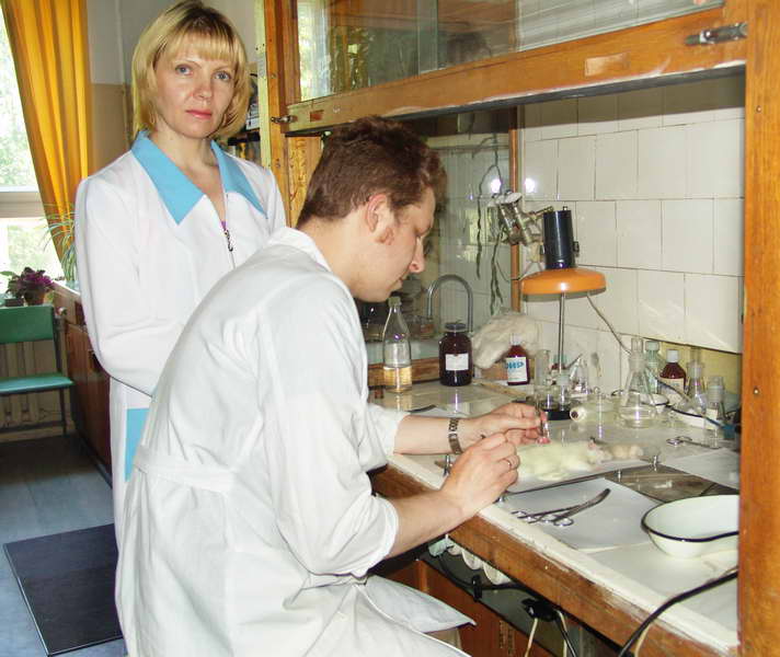 P.Yu.Bobryshev is preparing experiment